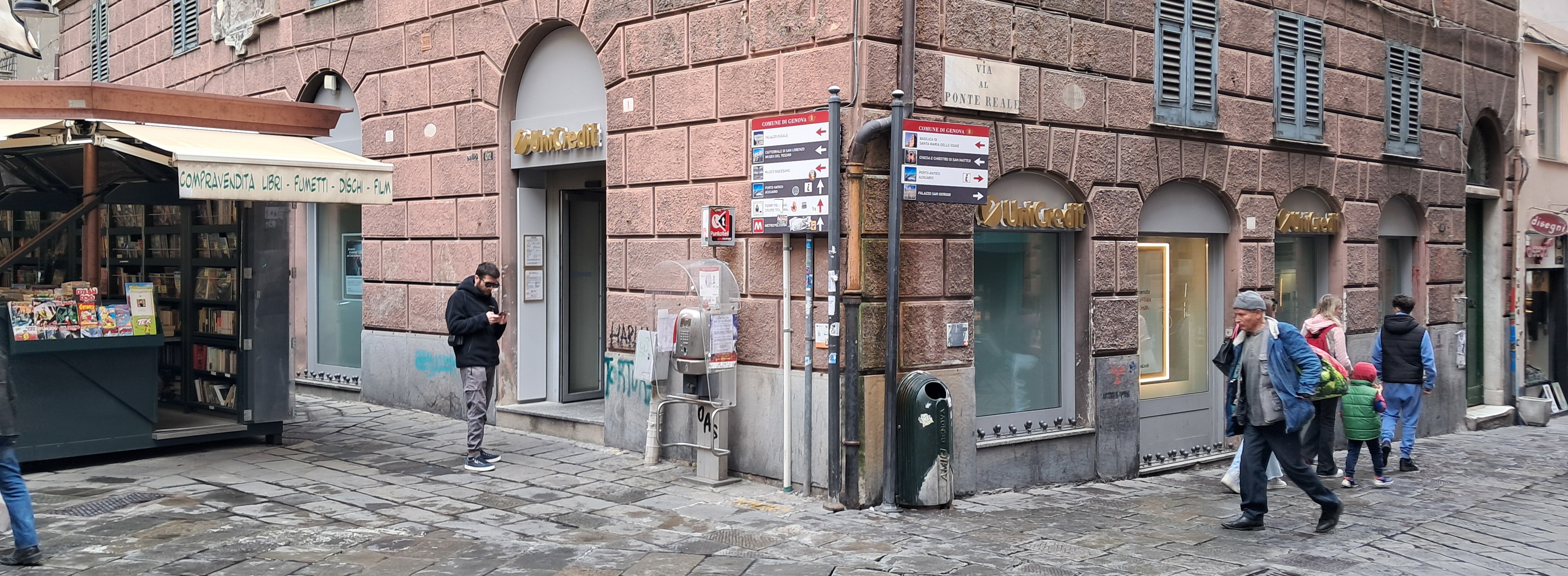Unicredit - Foto della Filiale di Piazza Banchi 1/R, Genova